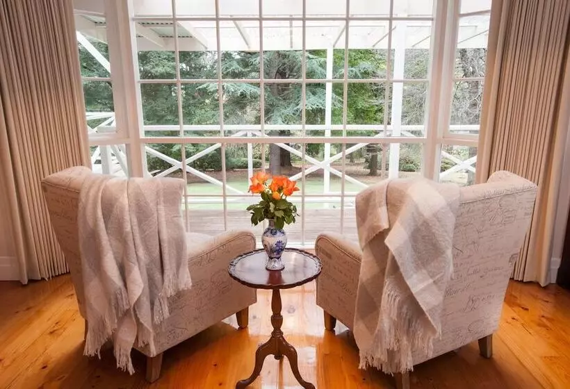 Moulton Park Homestead