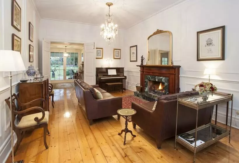 Moulton Park Homestead