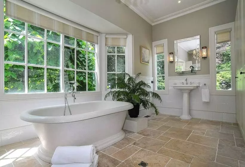 Moulton Park Homestead