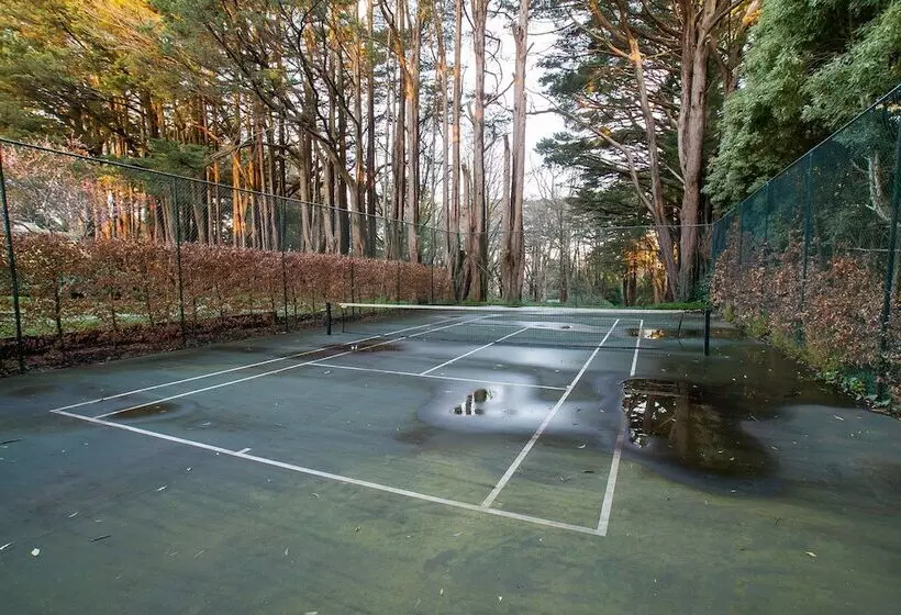 Moulton Park Homestead