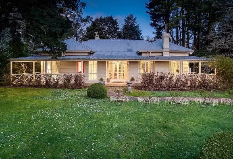 Moulton Park Homestead