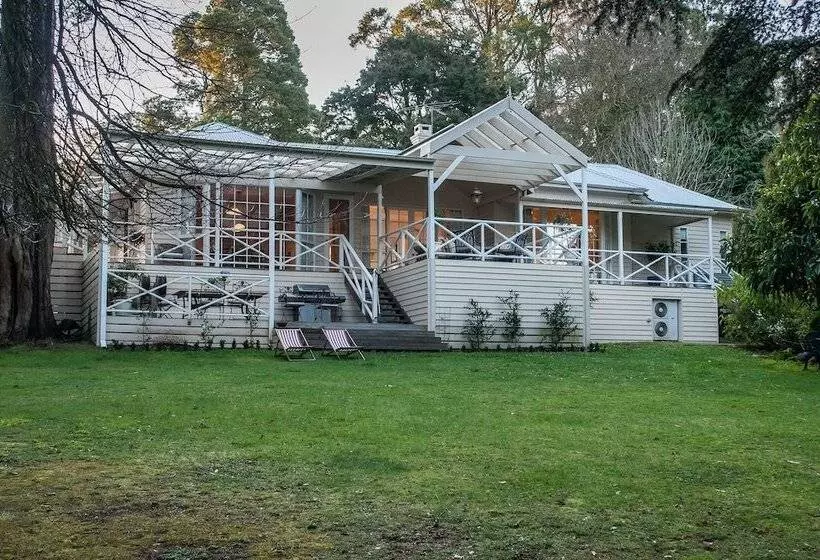 Moulton Park Homestead