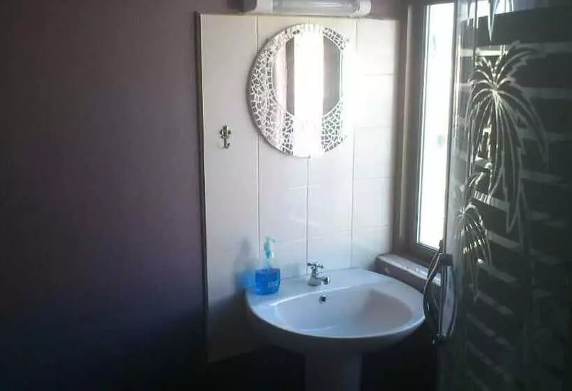 پانسیون Tyvabro Guesthouse