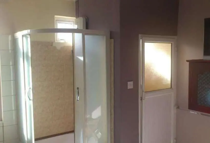 پانسیون Tyvabro Guesthouse