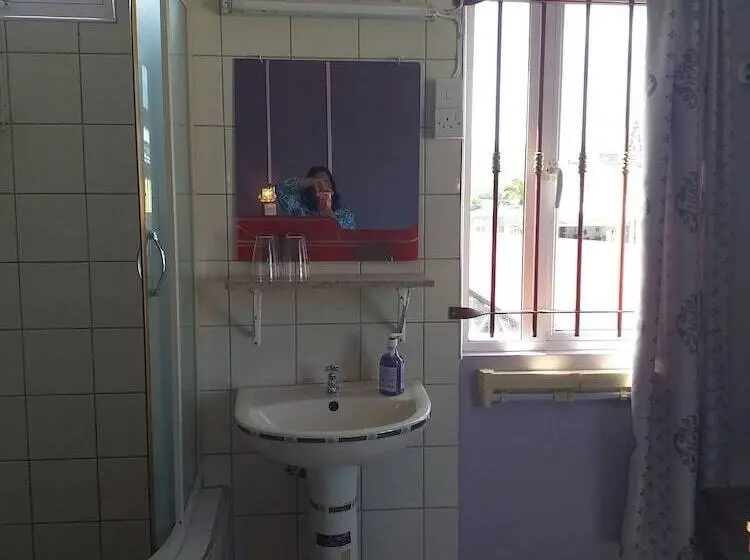 پانسیون Tyvabro Guesthouse