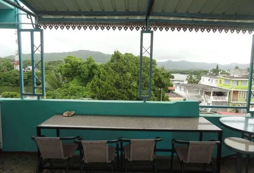 پانسیون Tyvabro Guesthouse