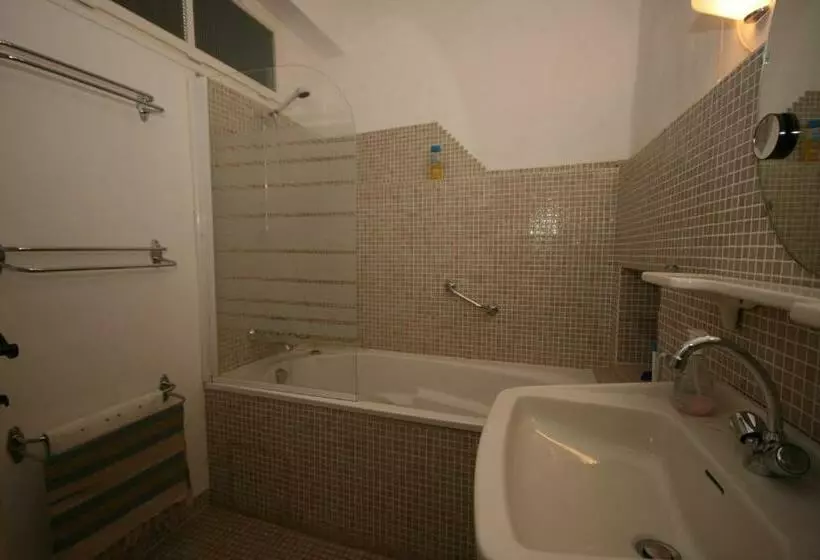 ベッドアンドブレックファースト Mas Des Tours Chambre D Hôtes