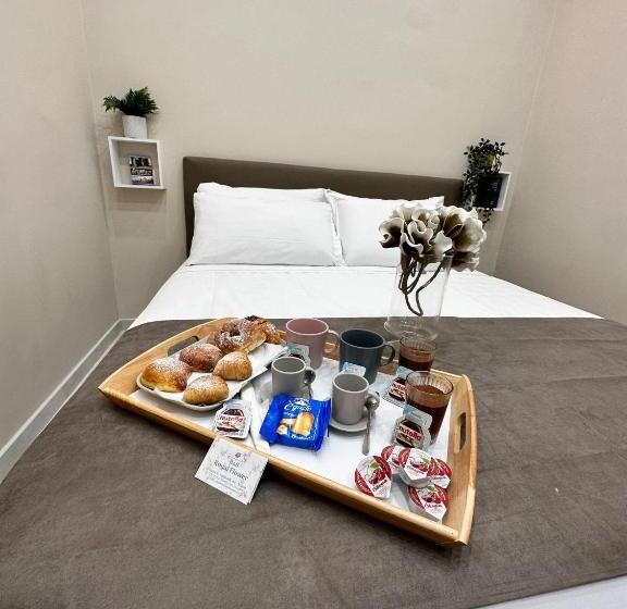 تختخواب و صبحانه Royal Flower