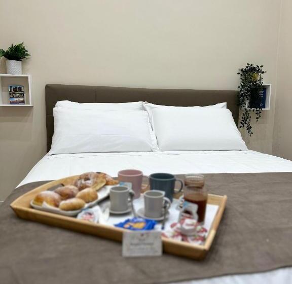 تختخواب و صبحانه Royal Flower