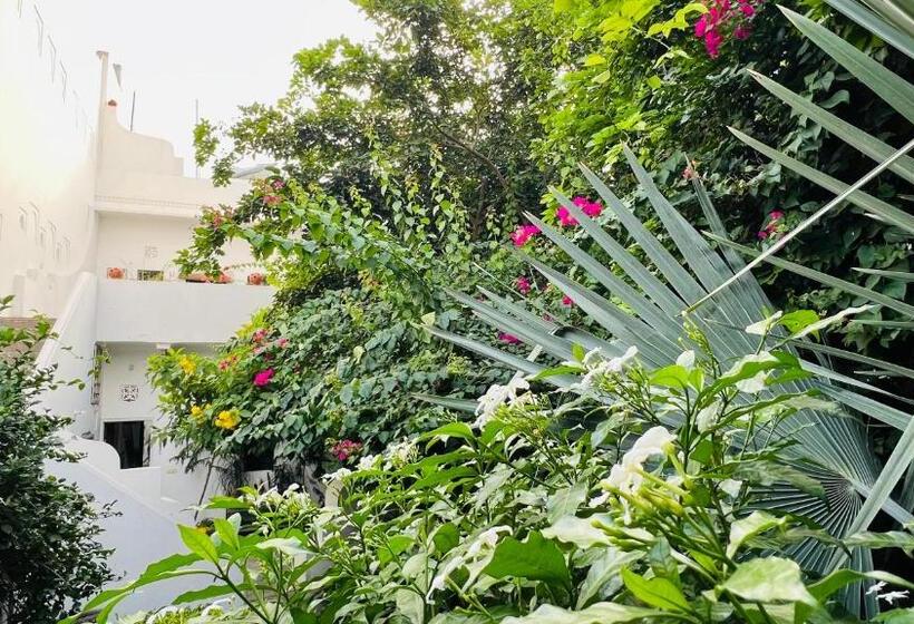 ペンション Mosaics Guest House