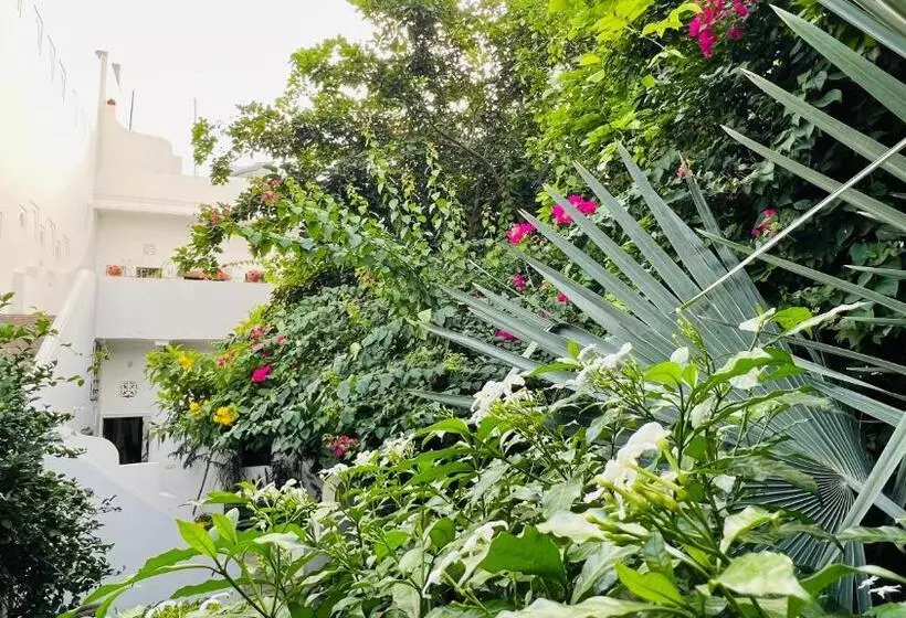 ペンション Mosaics Guest House