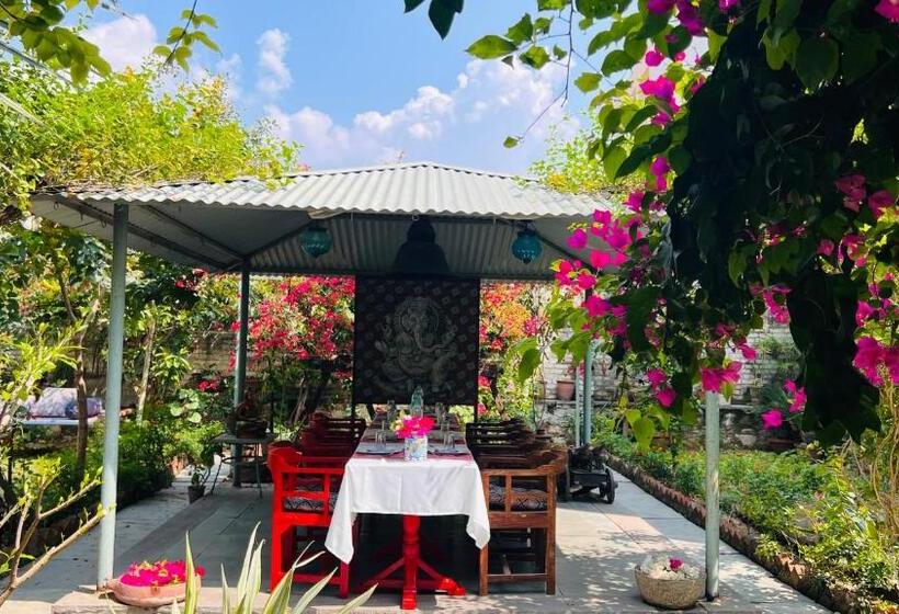 ペンション Mosaics Guest House