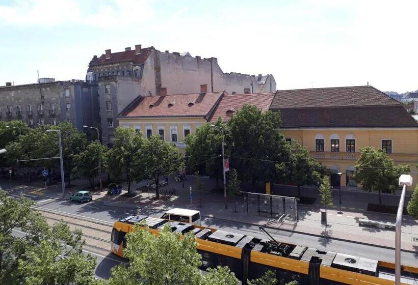 ペンション Piac Utcai Apartman