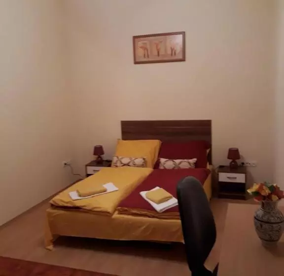 Majatalo Piac Utcai Apartman