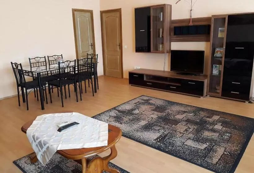 Majatalo Piac Utcai Apartman