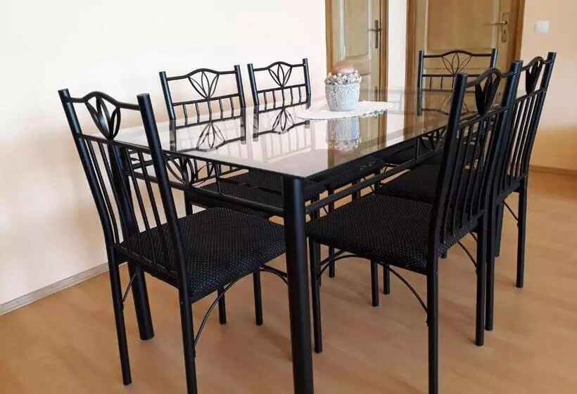 Majatalo Piac Utcai Apartman
