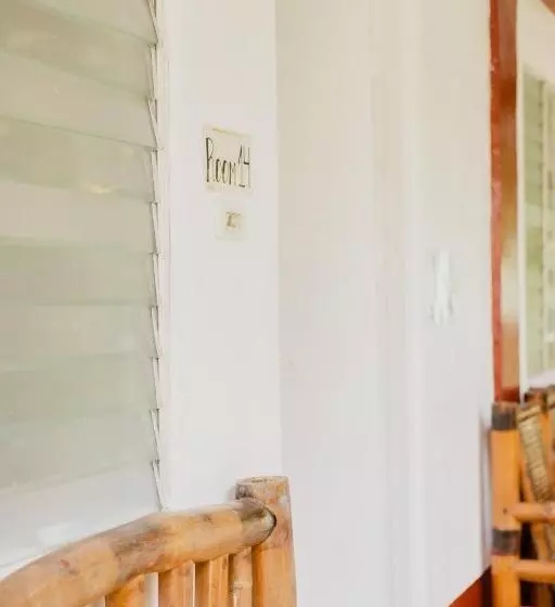 Puerto Galera Hostel