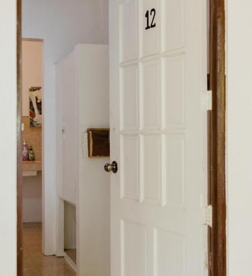 Puerto Galera Hostel