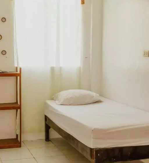 Puerto Galera Hostel