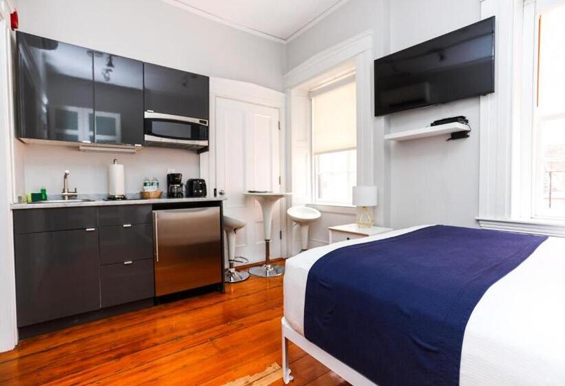Charming & Stylish Studio On Beacon Hill #12