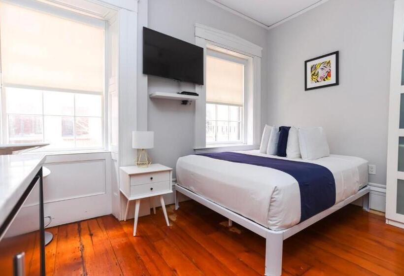 Charming & Stylish Studio On Beacon Hill #12