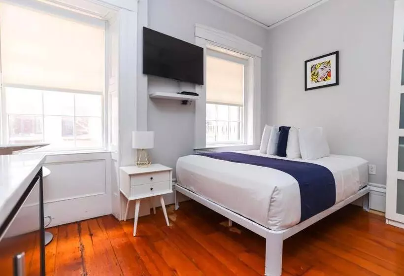 Charming & Stylish Studio On Beacon Hill #12
