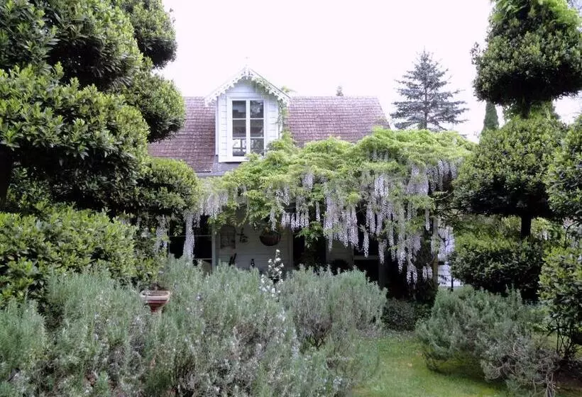 ペンション Southdown Cottage