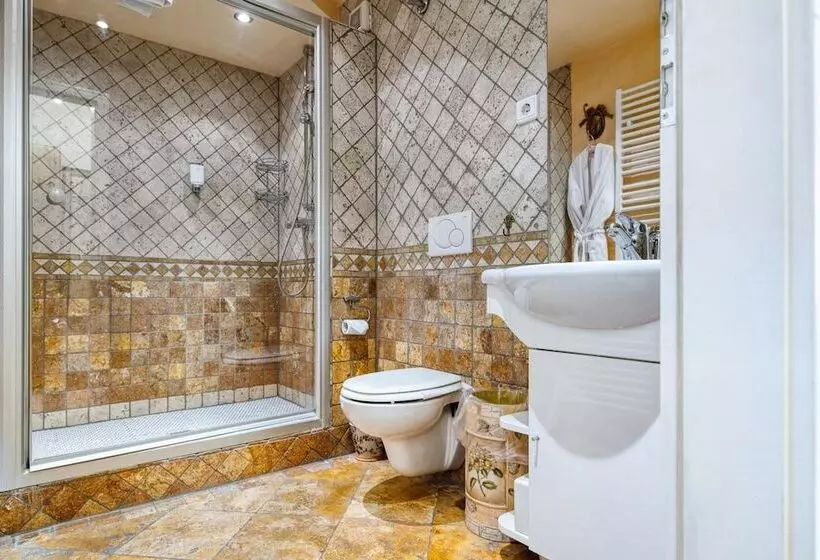 Central Hotel Am Königshof