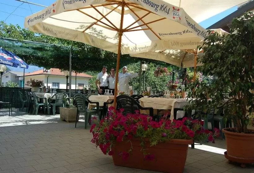 Отель Albergo Sala