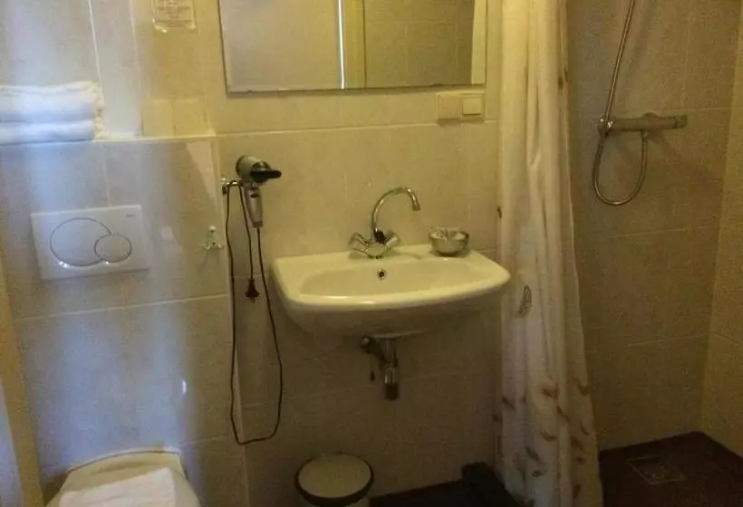 هتل Artisanoirschot