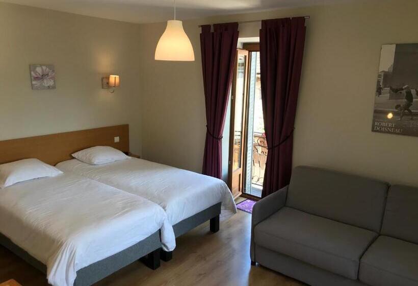 ホテル Logis Auberge De La Fontaine