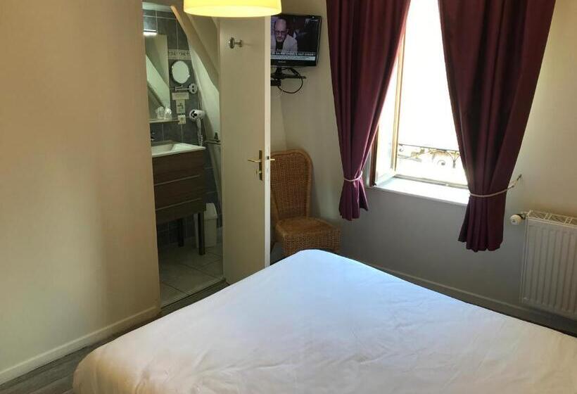 ホテル Logis Auberge De La Fontaine