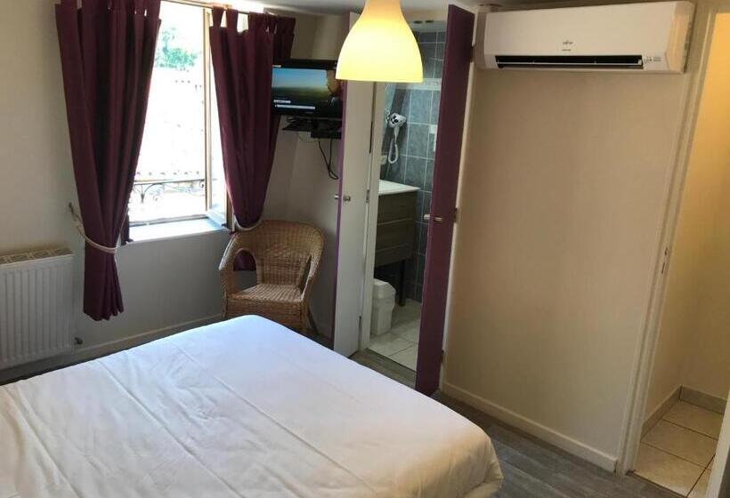 ホテル Logis Auberge De La Fontaine