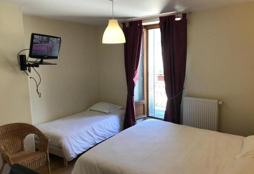 ホテル Logis Auberge De La Fontaine