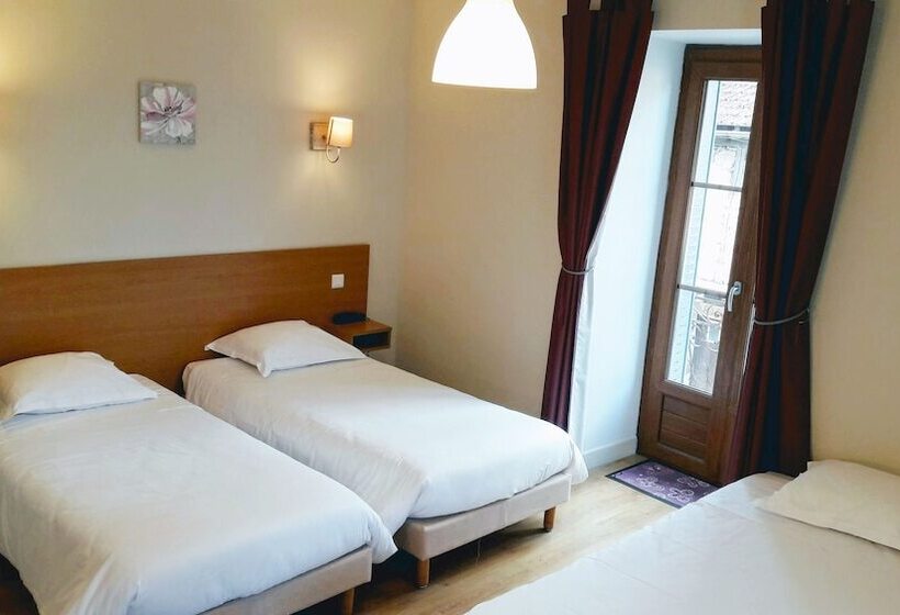 ホテル Logis Auberge De La Fontaine