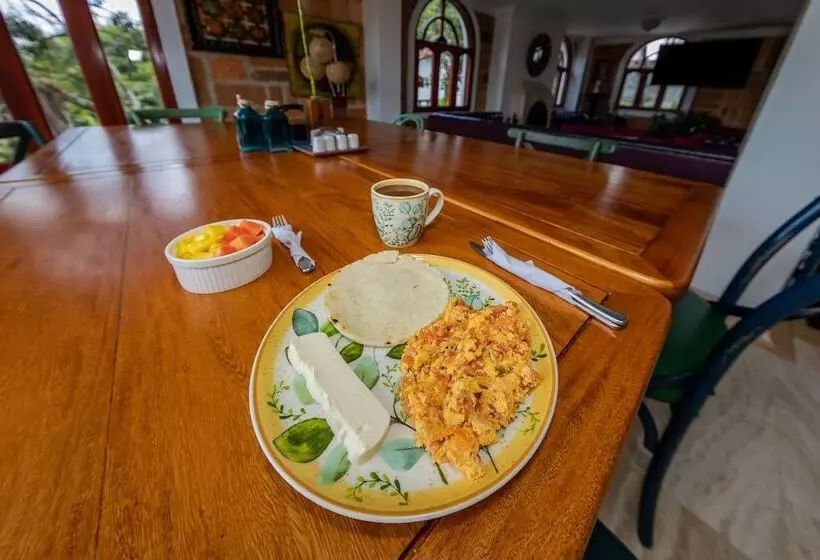 هتل Ayenda Llanogrande Inn