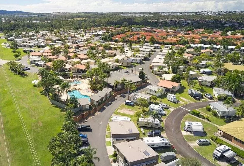 Отель Brisbane Holiday Village