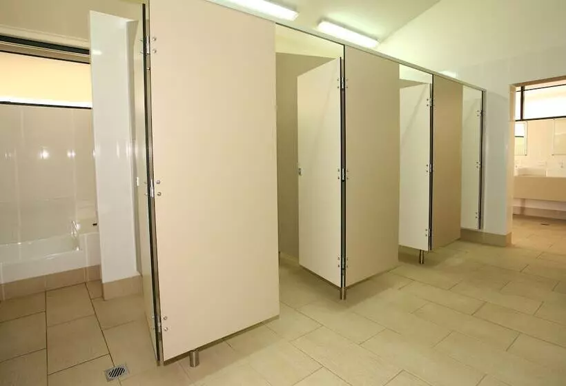 Отель Brisbane Holiday Village