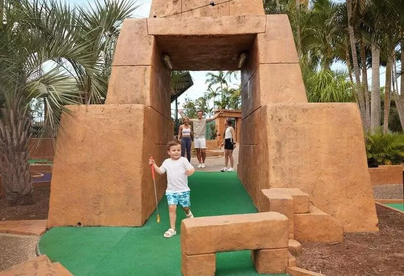 Отель Brisbane Holiday Village