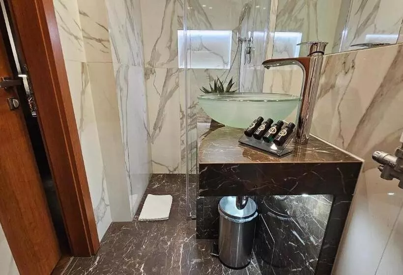 هتل Center Ljubljana