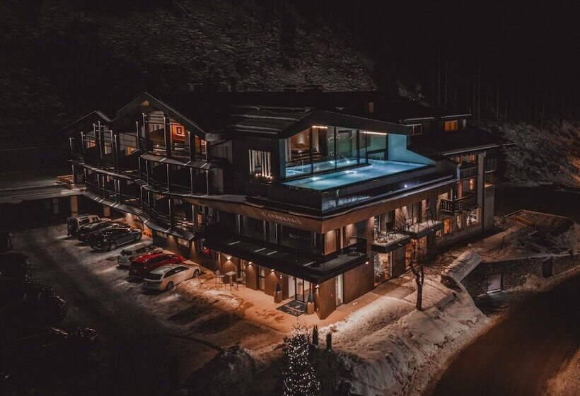 בית מלון כפרי Continental Dolomites