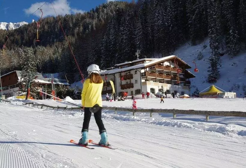 هتل Continental Dolomites