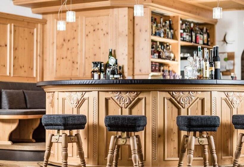 בית מלון כפרי Continental Dolomites