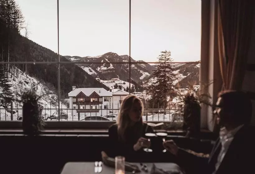 هتل Continental Dolomites