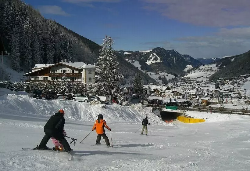 هتل Continental Dolomites