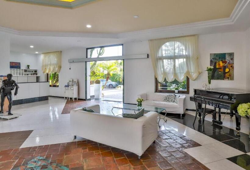 בית מלון כפרי Delfa