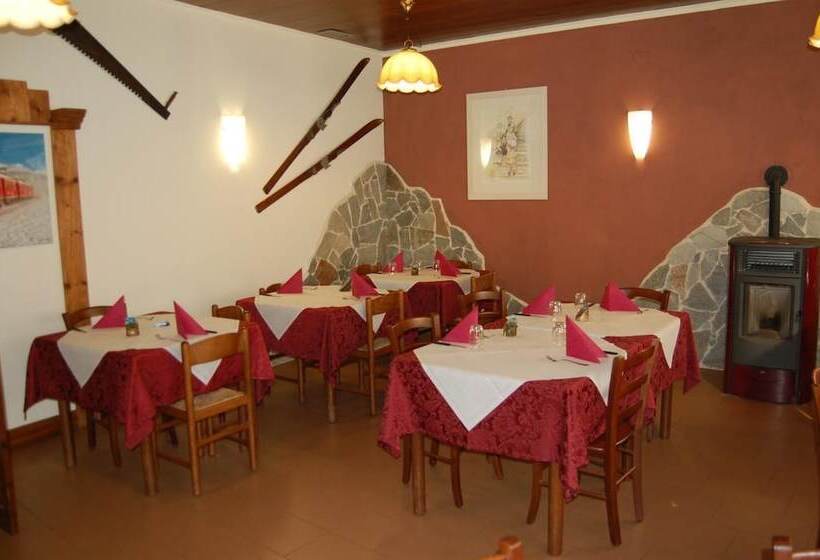 ホテル Delle Alpi