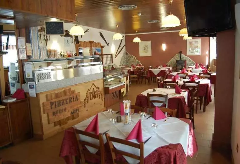 בית מלון כפרי Delle Alpi