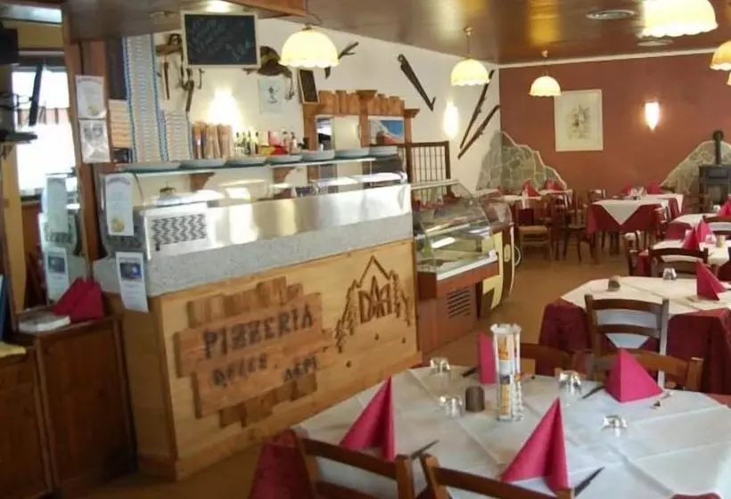 בית מלון כפרי Delle Alpi