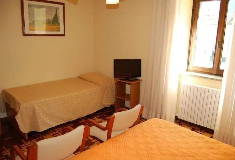 בית מלון כפרי Delle Alpi